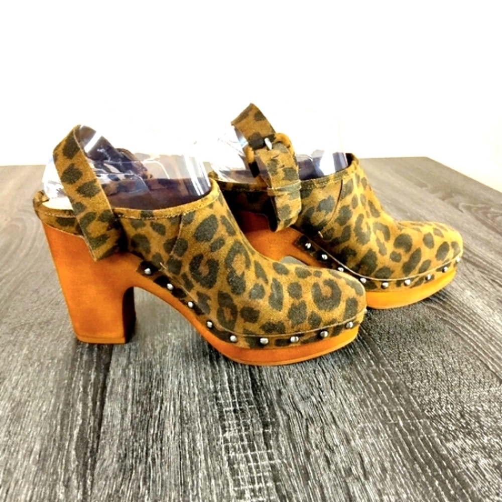 Leopard Print Platform Clogs - Picture 2 of 13